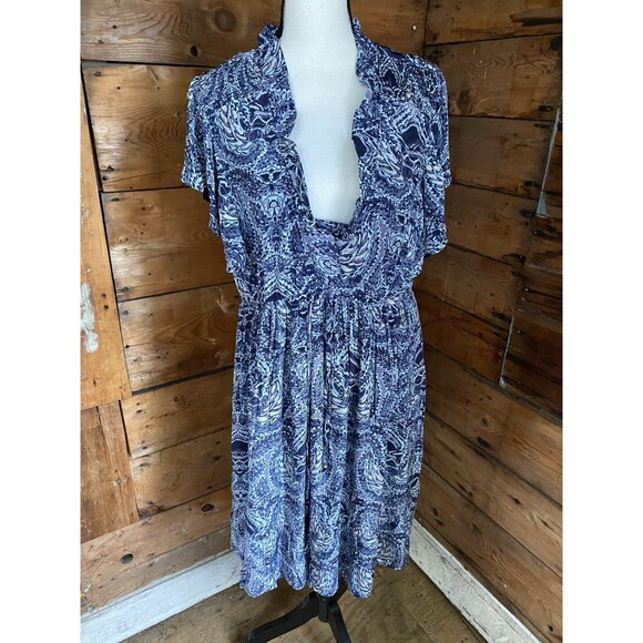 Sundance Dress Sz L Skye Blue Geo Print Tie Waist Ruffle Smocked Flutter Sleeve - Picture 1 of 9